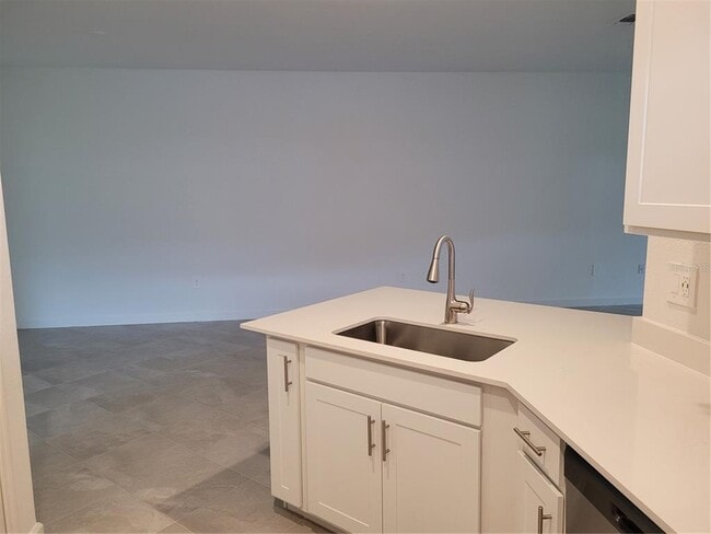 Building Photo - 8117 Shr Lk Dr