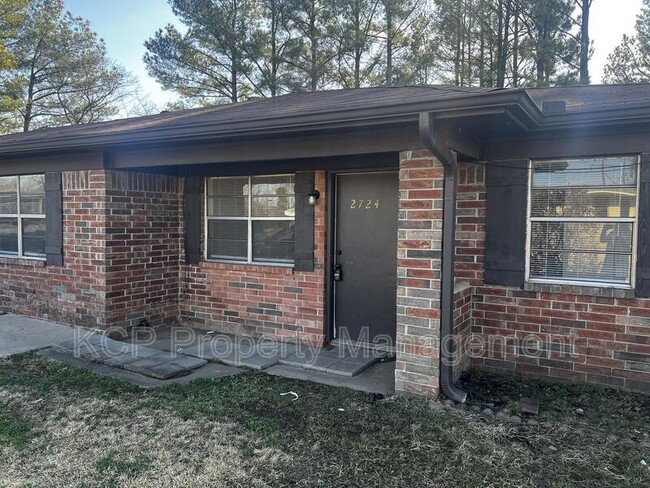 Building Photo - 2724 Rudy Rd