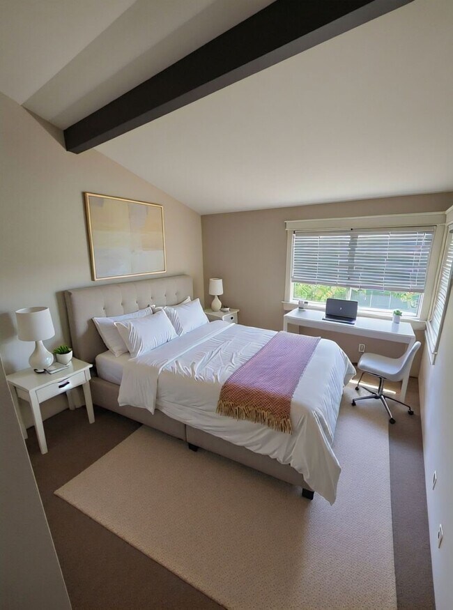 Main Bedroom - 1400 Bowe Ave