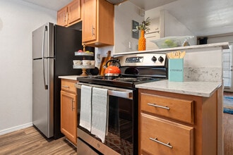 Building Photo - The Bella