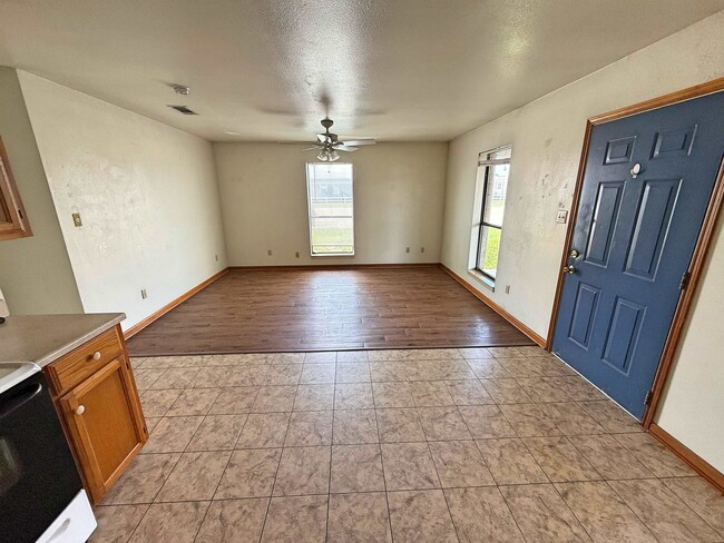Building Photo - 1855 N Tallowood Dr
