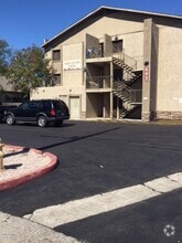 Building Photo - 602 E Townley Ave