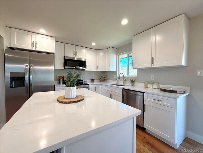 Foto del edificio - Total Remodel Available NOW!