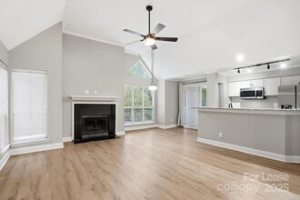 Building Photo - 2500 Cranbrook Ln