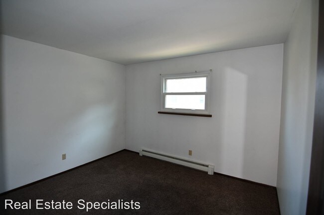 Building Photo - 2086 Townline Rd