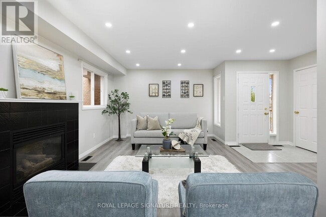 Building Photo - 124 Laidlaw Dr