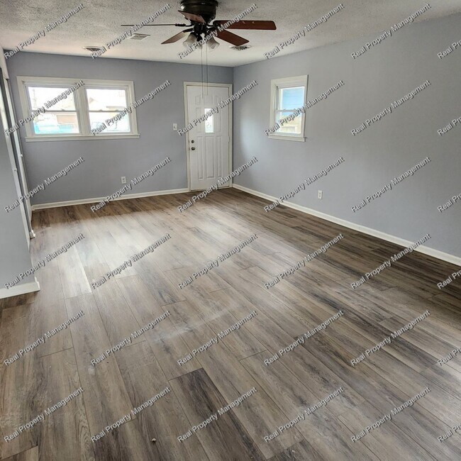 Foto del edificio - Updated Four Bedroom Hobart Ranch