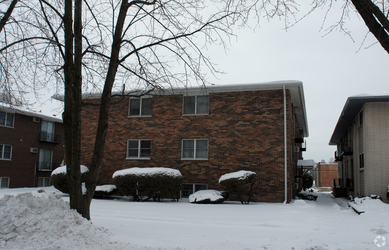 619 E 3rd St, Lockport, IL 60441 Apartments Lockport, IL