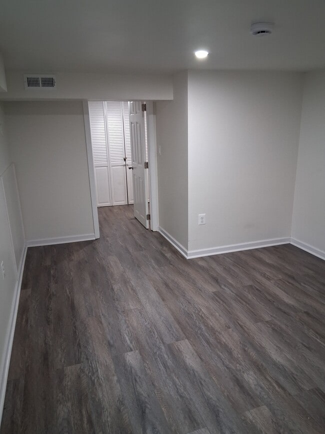 Photo - 7012 Warfield Rd House