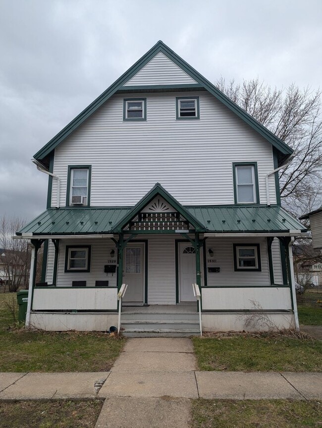 Building Photo - 1529-1531 Scott St