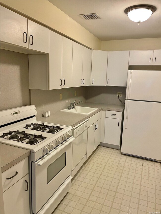 Foto del edificio - 82-47 Country Pointe Cir