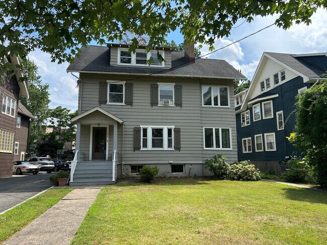 Building Photo - 198 Lorraine Ave