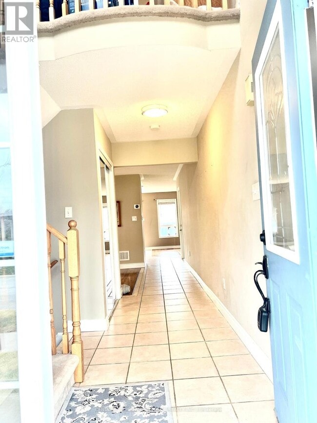 Building Photo - 542 Delphine Dr