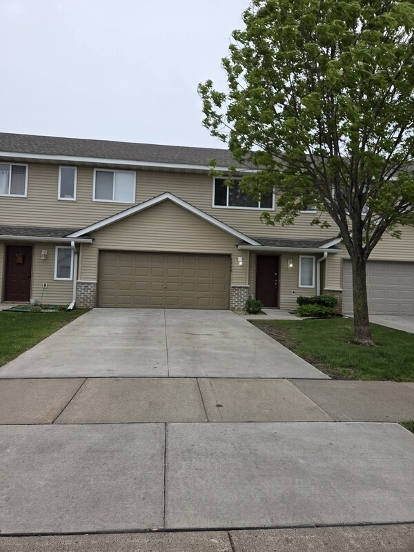 Foto principal - 6960 91st St NE