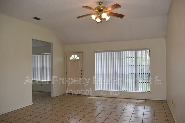 Building Photo - 7421 N 19th St