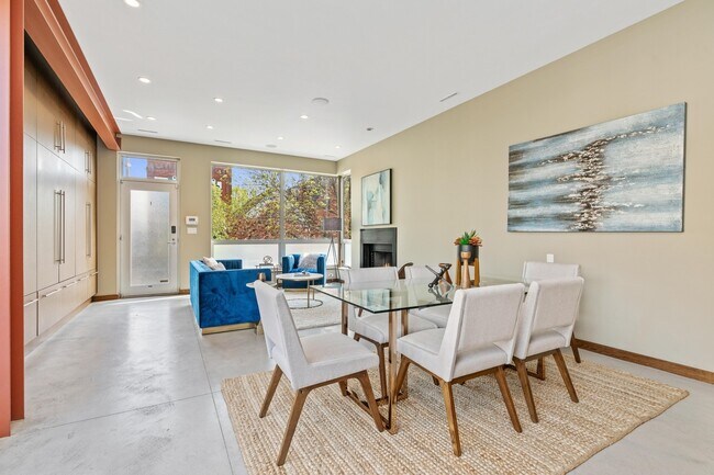 Foto del edificio - 2112 W Charleston St