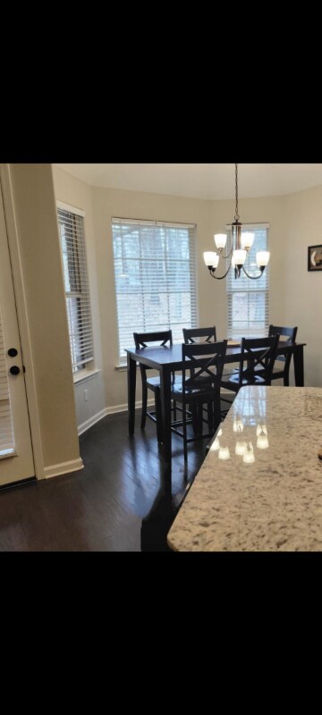 Foto del edificio - 7762 Shadowcrest Rd
