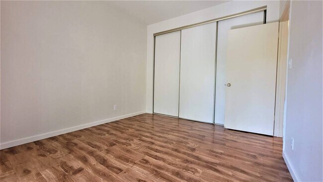 Foto del edificio - 217 Ada Ave