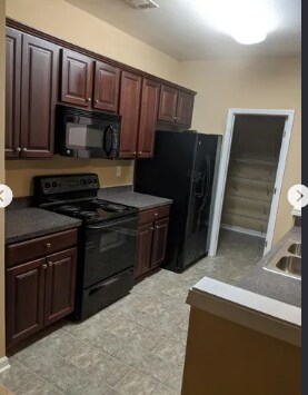 Building Photo - 897 Ivydale Ln SW