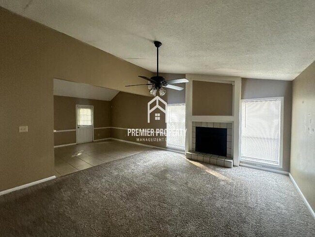 Foto del edificio - 6743 Kamali Ave