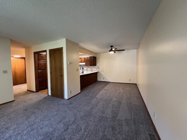 Foto del edificio - 3988 Fairway Hills Dr