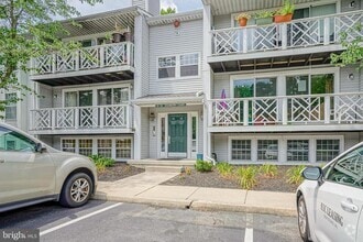 Building Photo - 14 Cranberry Ct