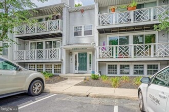 Building Photo - 14 Cranberry Ct