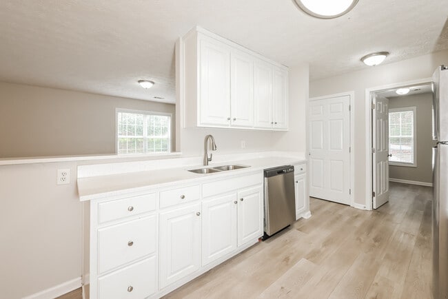 Building Photo - 19 Georgia Rd