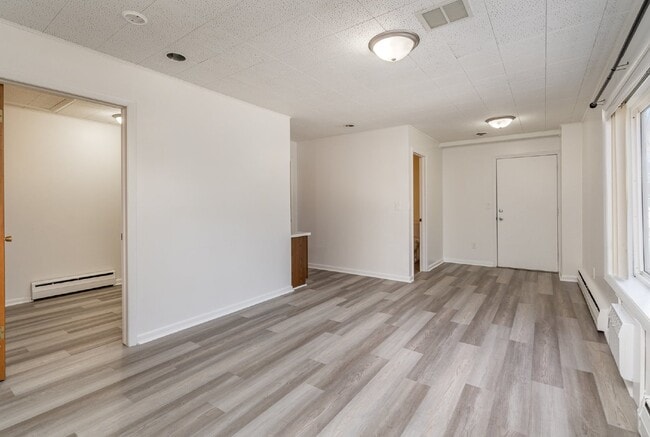 Building Photo - Cozy Efficiency Apartment in Midland $800 per Month Utilities included!