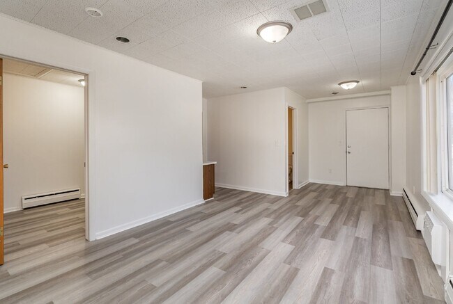 Foto del edificio - Cozy Efficiency Apartment in Midland $800 per Month Utilities included!
