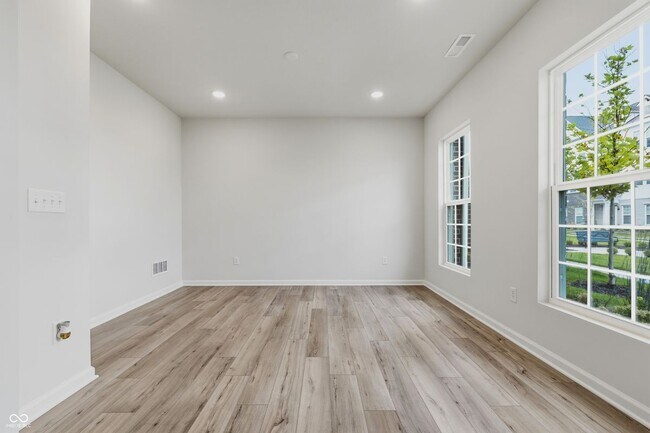 Building Photo - 14549 Elsmere Ln