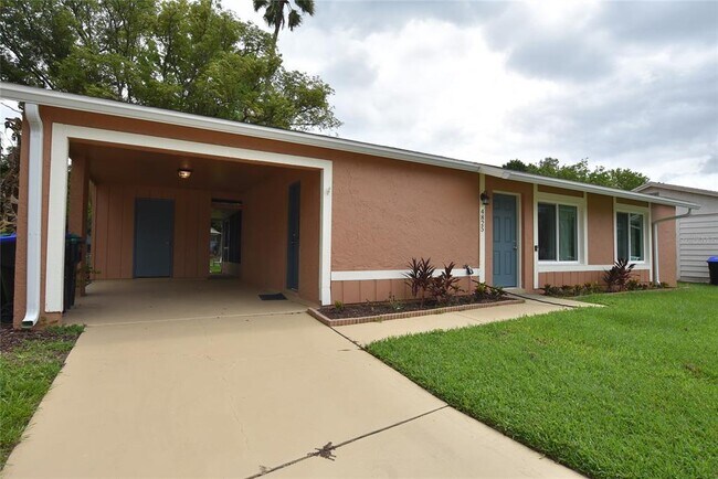 Foto del edificio - 4825 Loretta Ln