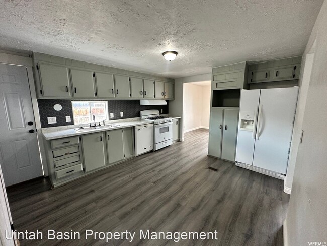 Building Photo - 2 br, 1.5 bath House - 1546 S. 1560 W.