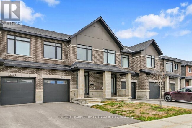 Building Photo - 2305 Goldhawk Dr