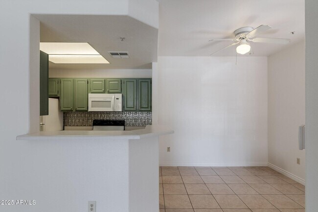Foto del edificio - 3830 E Lakewood Pkwy E