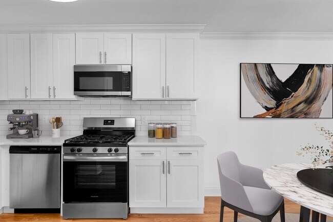 Building Photo - 5 POPLAR St