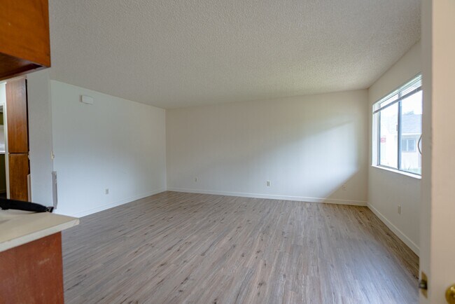 Foto del edificio - 1220 Fairview Dr