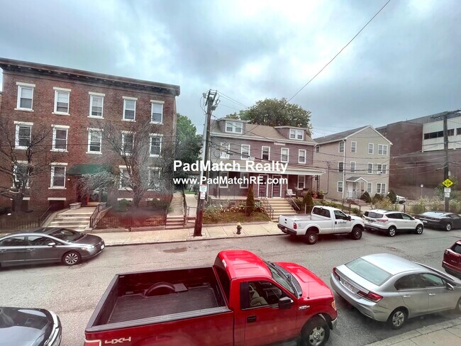 Building Photo - 5 Barrows St