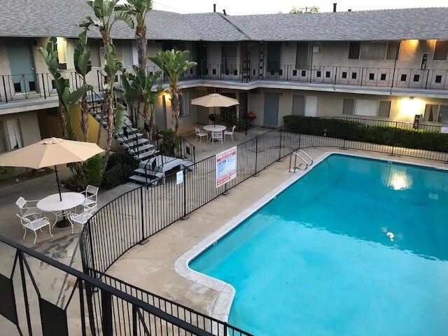 Building Photo - 816 W Colorado Blvd