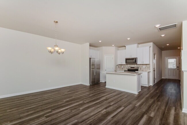 Building Photo - 217 Brook Farm Ln