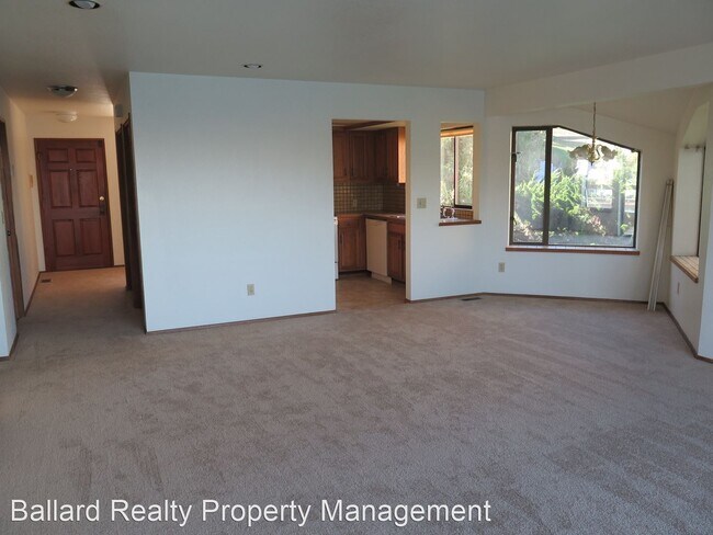 Building Photo - 4 br, 2 bath House - 3630 W Commodore Way