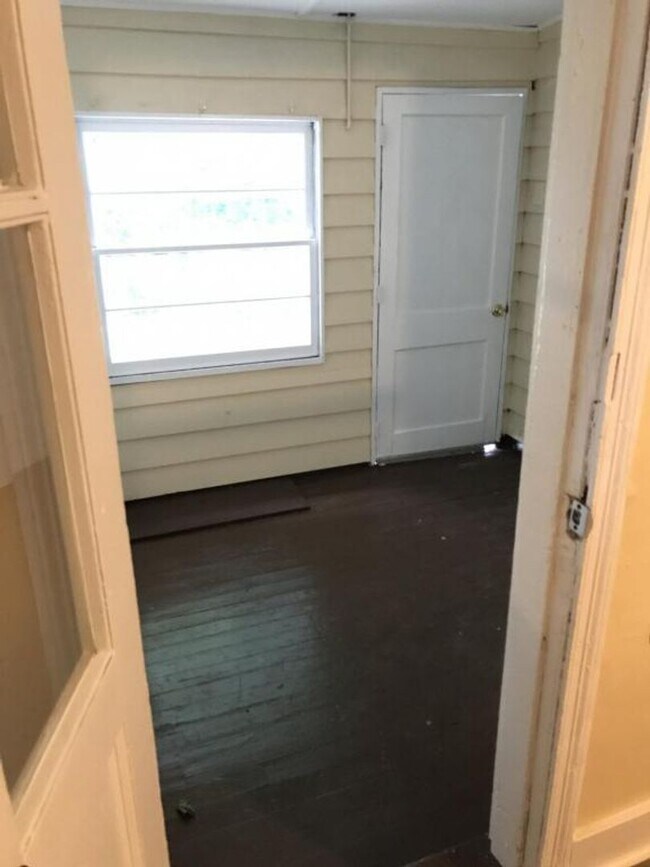 Foto del edificio - 403-405 N Baltimore Ave --1