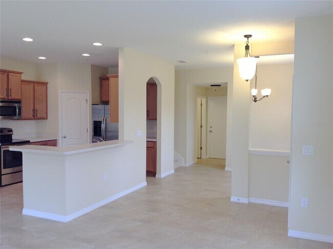 Building Photo - 6532 S Goldenrod Rd
