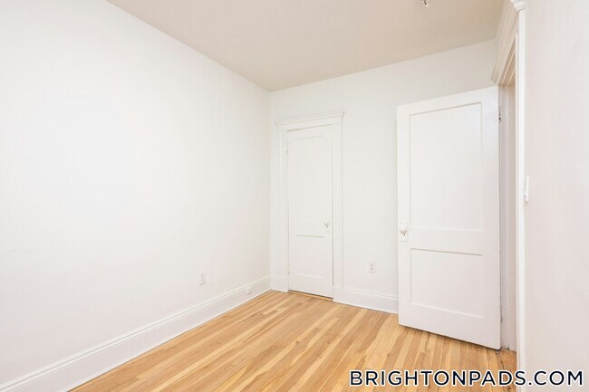 Foto del edificio - 288 Chestnut Hill Ave