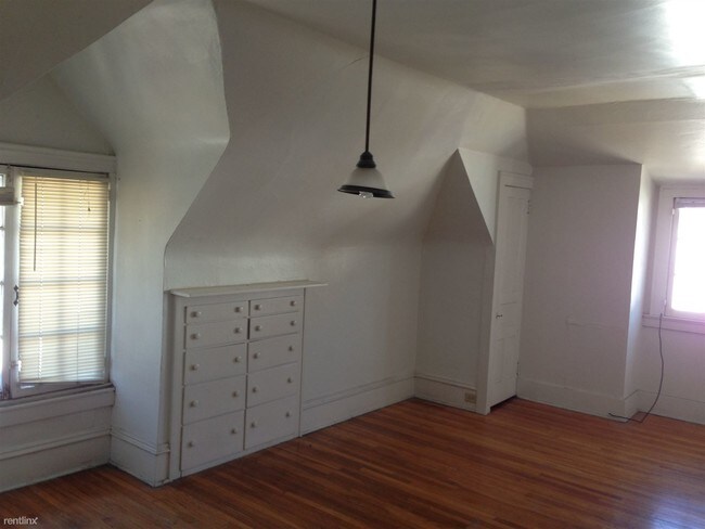 Building Photo - 121 Madison Ave SE