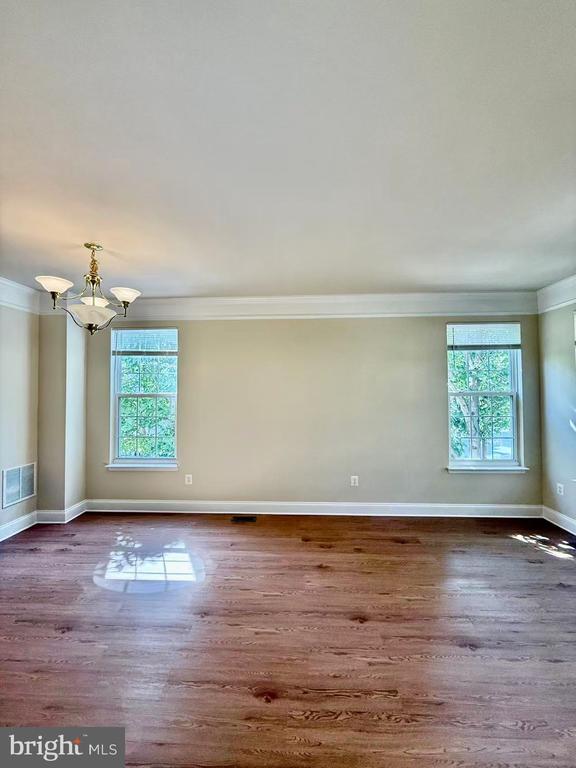 Building Photo - 11818 Regents Park Dr
