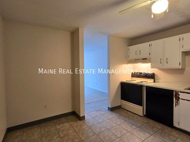 Building Photo - 10 Tall Pines Dr