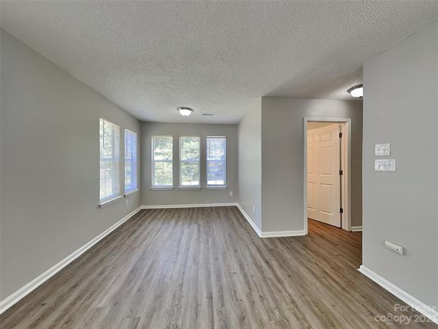 Foto del edificio - 1219 Santell Ln