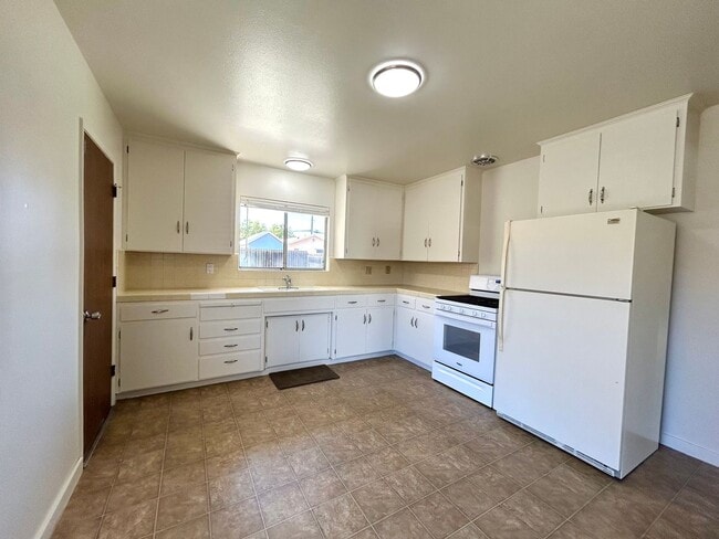 Building Photo - 960 Suiter St