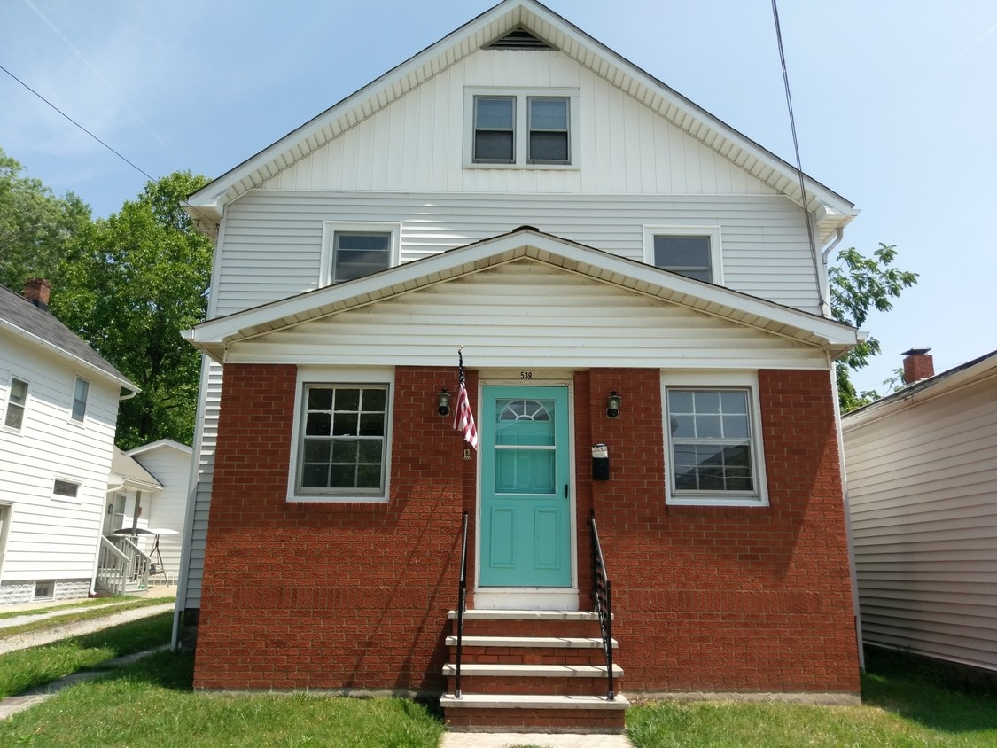 538 High St, Fairport Harbor, OH 44077 House Rental in Fairport